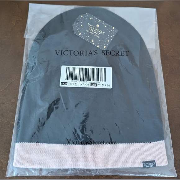 Victoria's Secret Reversible Beanie Hat Holiday 2020 Black & Signature Stripe - Picture 3 of 3
